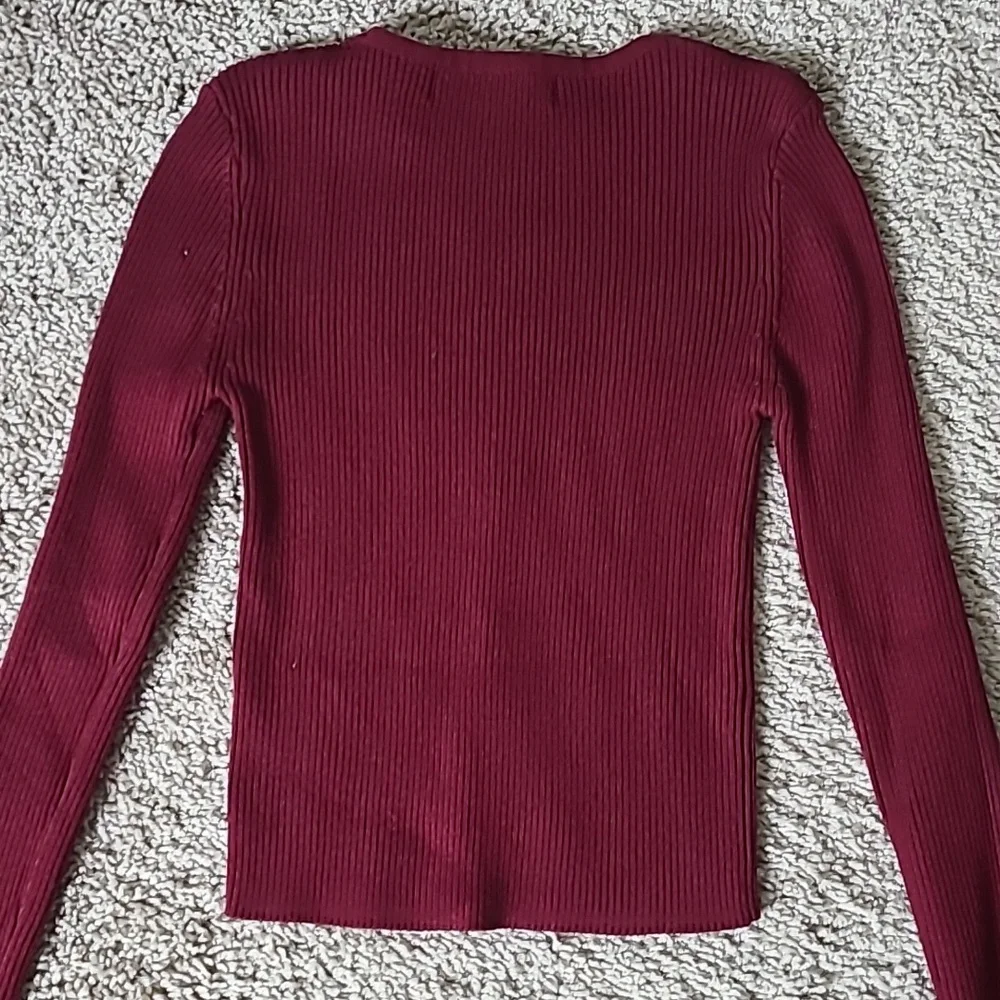 Fitted Ribbed Cropped Sweater
